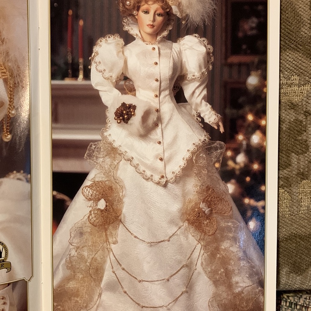 PERFECT CONDITION
- Kristina, The Gibson Girl Christmas Heirloom Doll - Picture 4 of 11